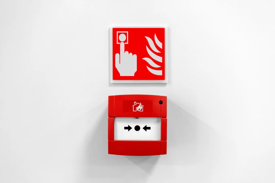 alarme incendie organisée à l'intérieur du bâtiment